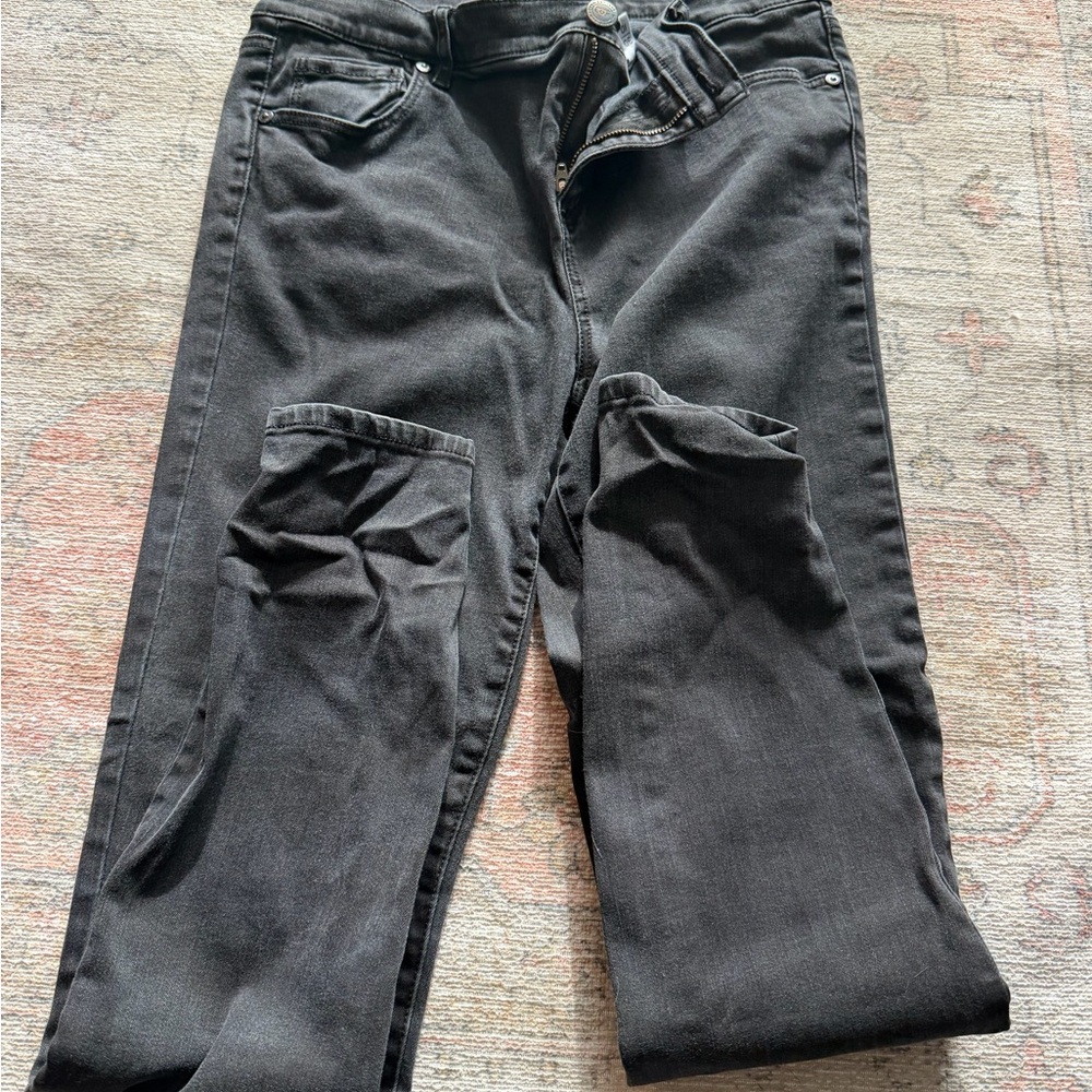 LOFT Black Skinny Jeans - Sleek Stretch Denim